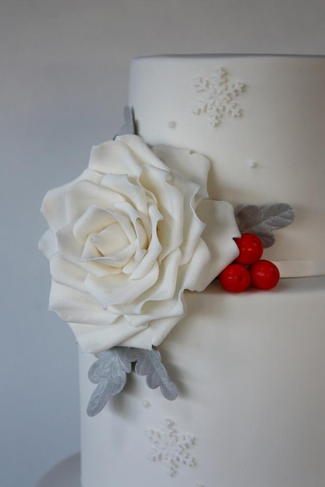 Winter White Wedding Cake Cake By GiftCakes CakesDecor   Jb17rmqrq1x7zj4anu14 