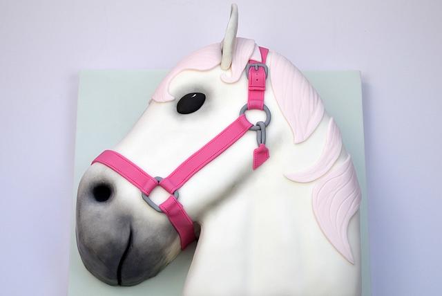 Horse Cake - Cake by Cakes For Show - CakesDecor