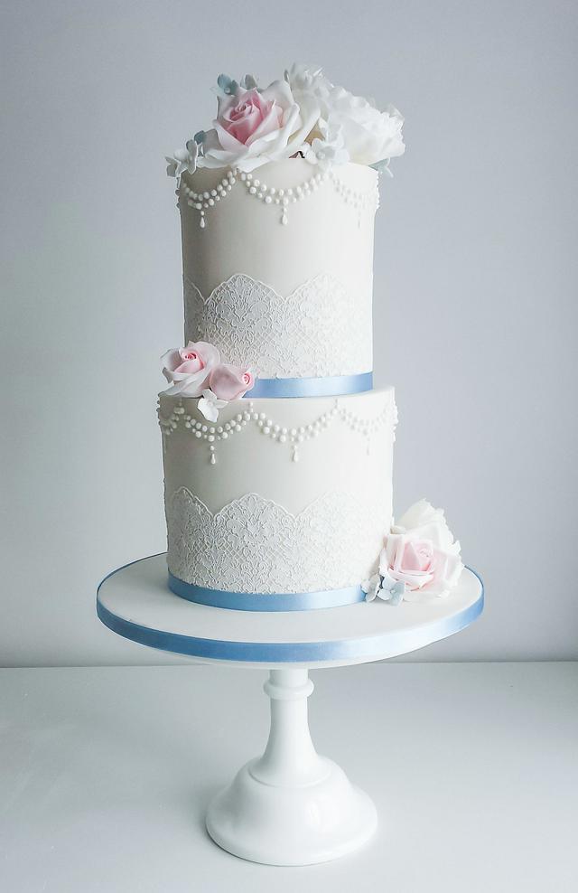 Classic Lace - Decorated Cake By The Snowdrop Cakery - Cakesdecor