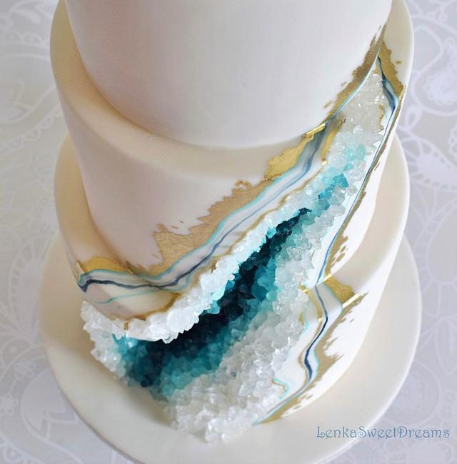 Geode wedding cake.