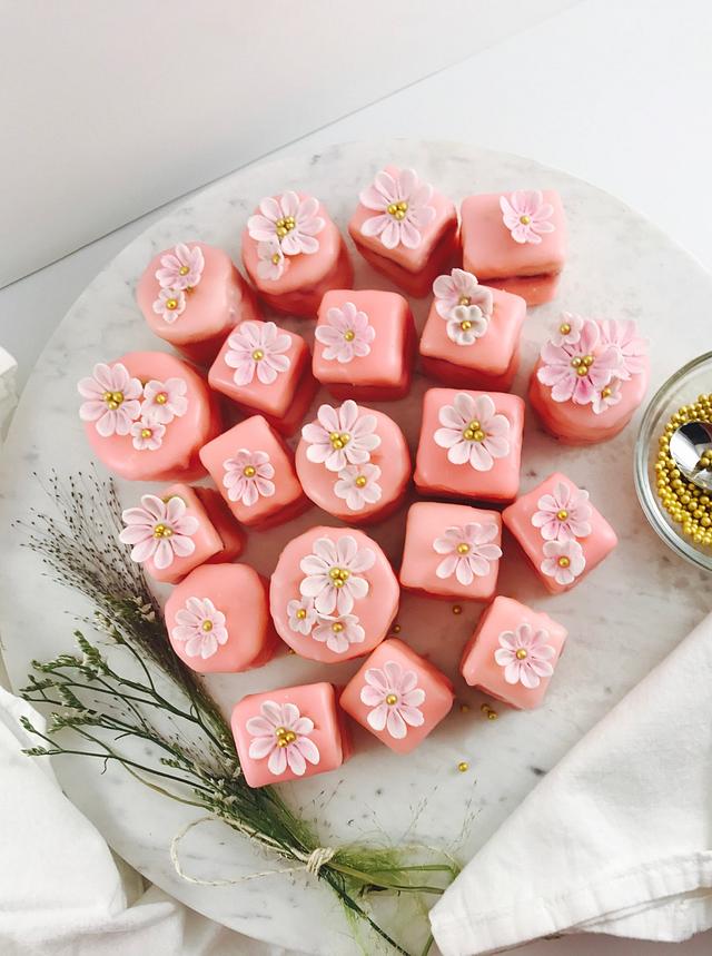 Pink Gold Petit Fours Cake By Dozycakes Cakesdecor