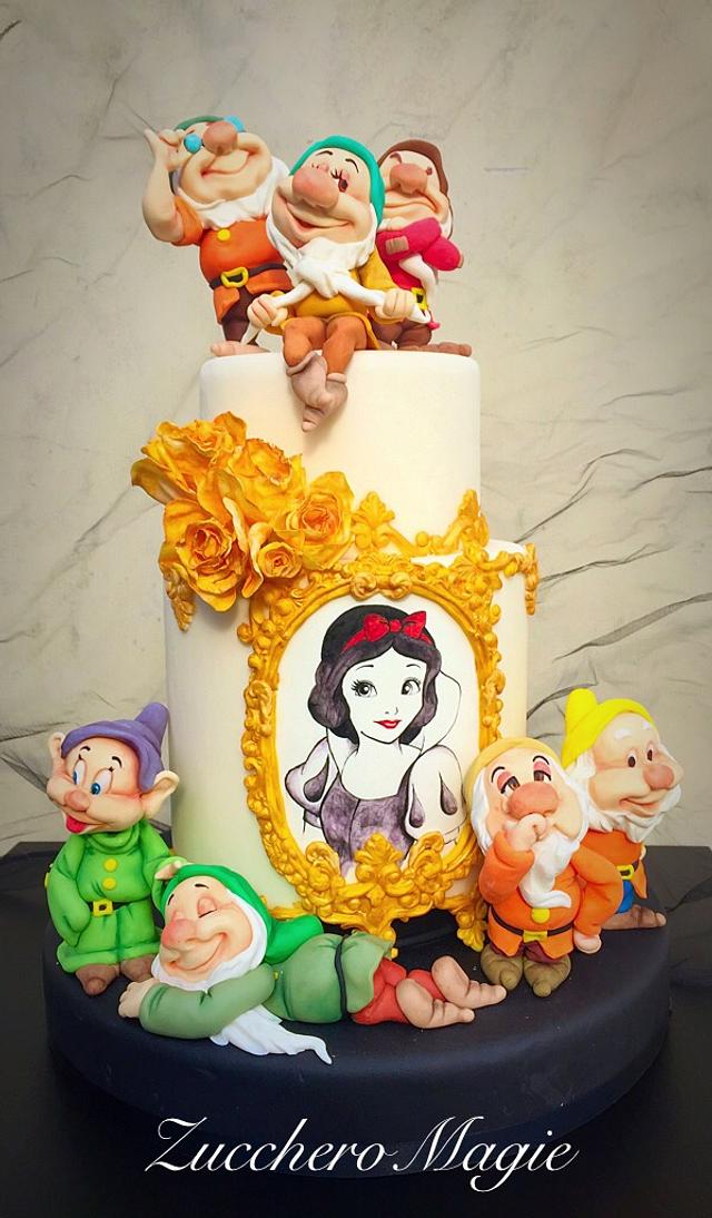 Snow White cake Decorated Cake by Monia CakesDecor