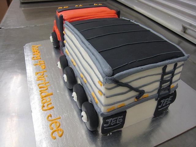 Semi-Truck Buttercream Cake