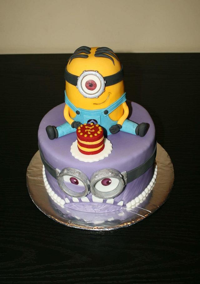 Minion - Decorated Cake By Rozy - Cakesdecor