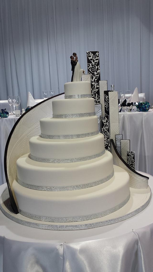 Huge wedding cake. Cake by Paul Delaney of Delaneys
