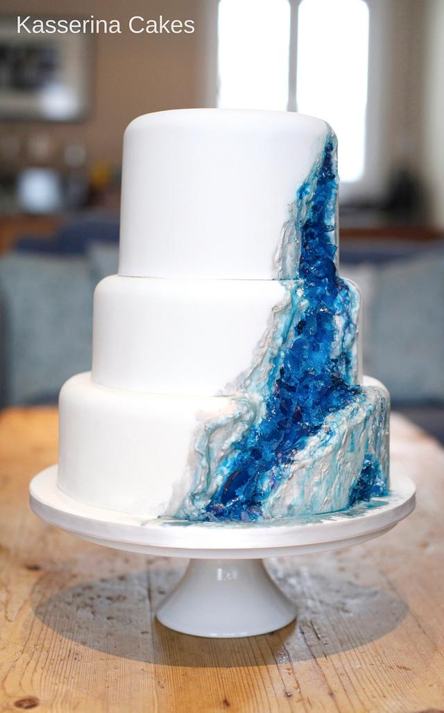 Geode Wedding Cake - Decorated Cake by Kasserina Cakes - CakesDecor