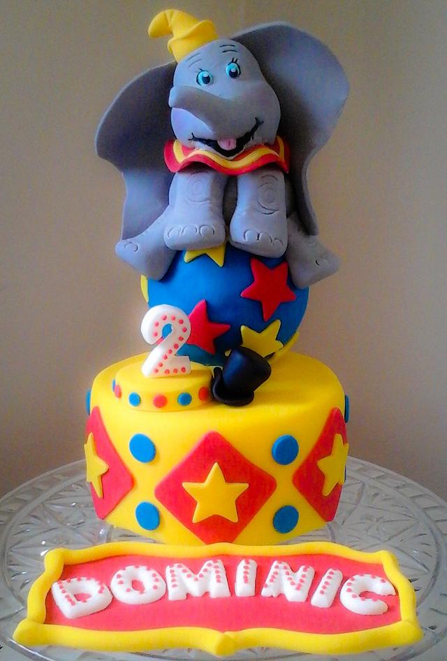 Dumbo cake topper 2.0 - Decorated Cake by Jenn Szebeledy - CakesDecor