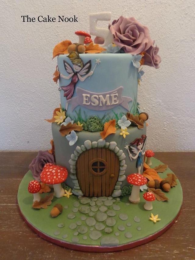 Fairy Door Cake. - Decorated Cake by Zoe White - CakesDecor