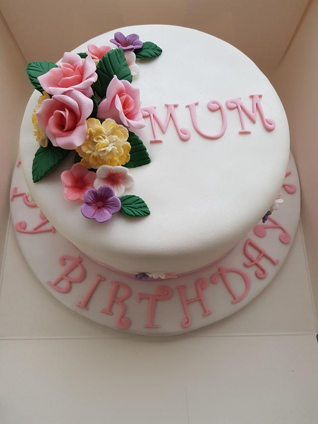 My 1st cake post - Decorated Cake by Kelmaicupcakes - CakesDecor