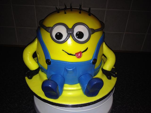 Minion Cake Decorated Cake By Mandy CakesDecor Jxsz6m2tnfbyxxtz5cvh