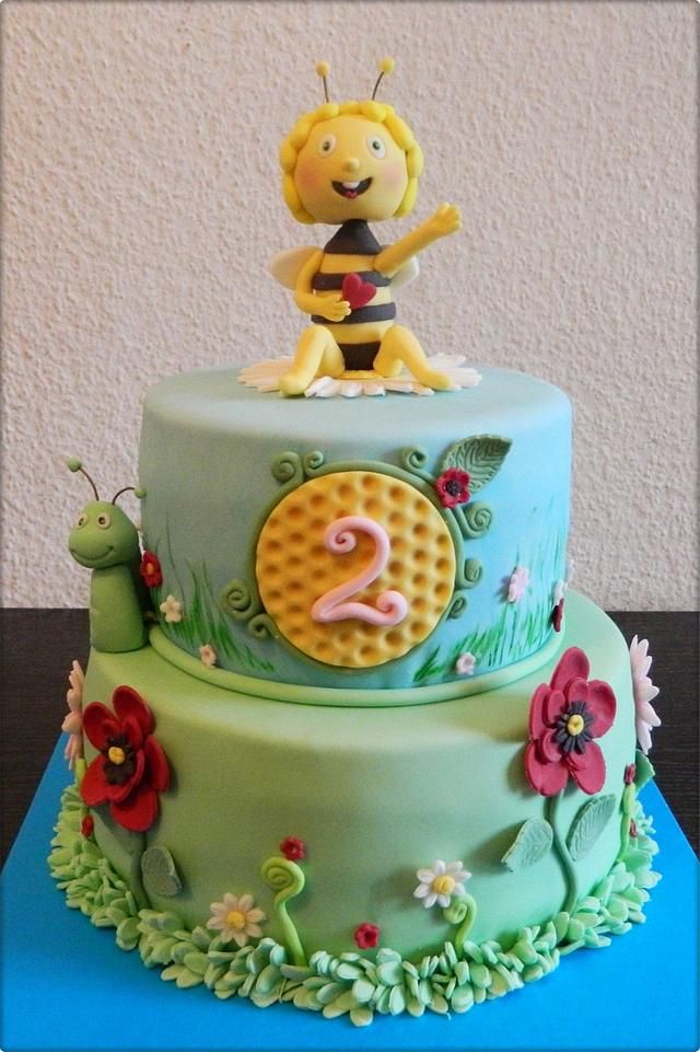 Maya the bee - Decorated Cake by GigiZe - CakesDecor