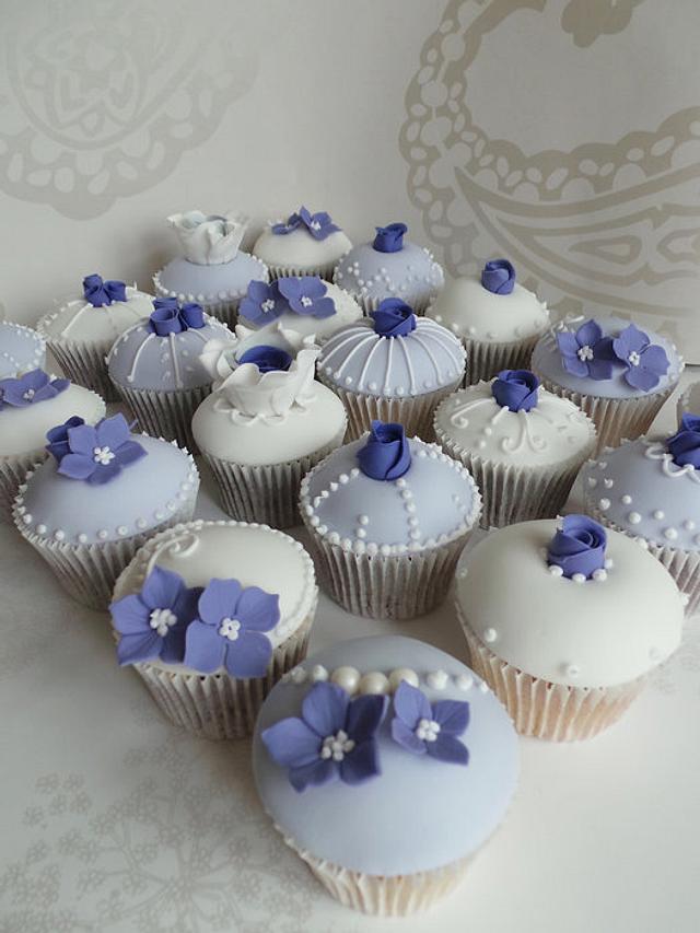 Vintage Cupcakes In Lilac - Decorated Cake By Helen Ward - Cakesdecor