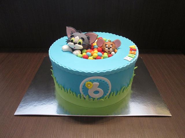 Tom & Jerry Cake - Decorated Cake by sansil (Silviya - CakesDecor