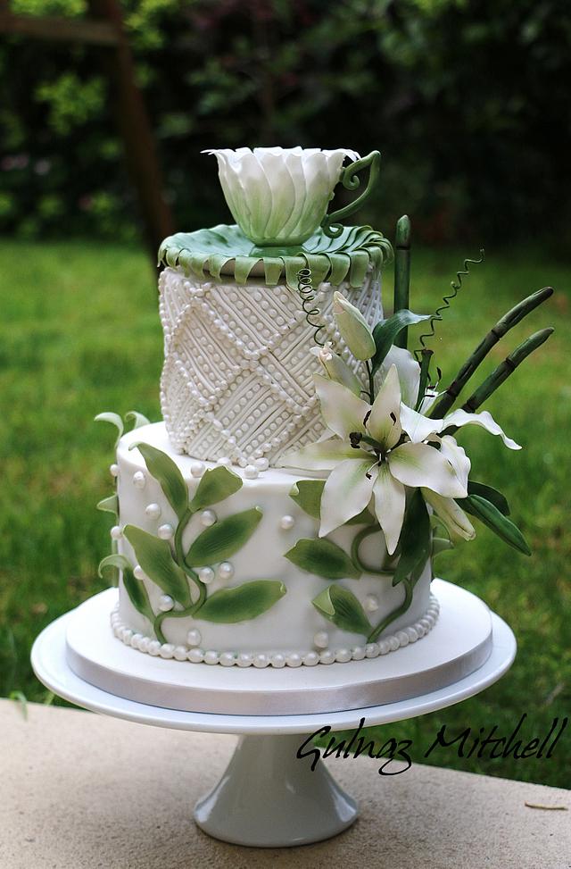 Tea cup and saucer cake Cake by Gulnaz Mitchell CakesDecor