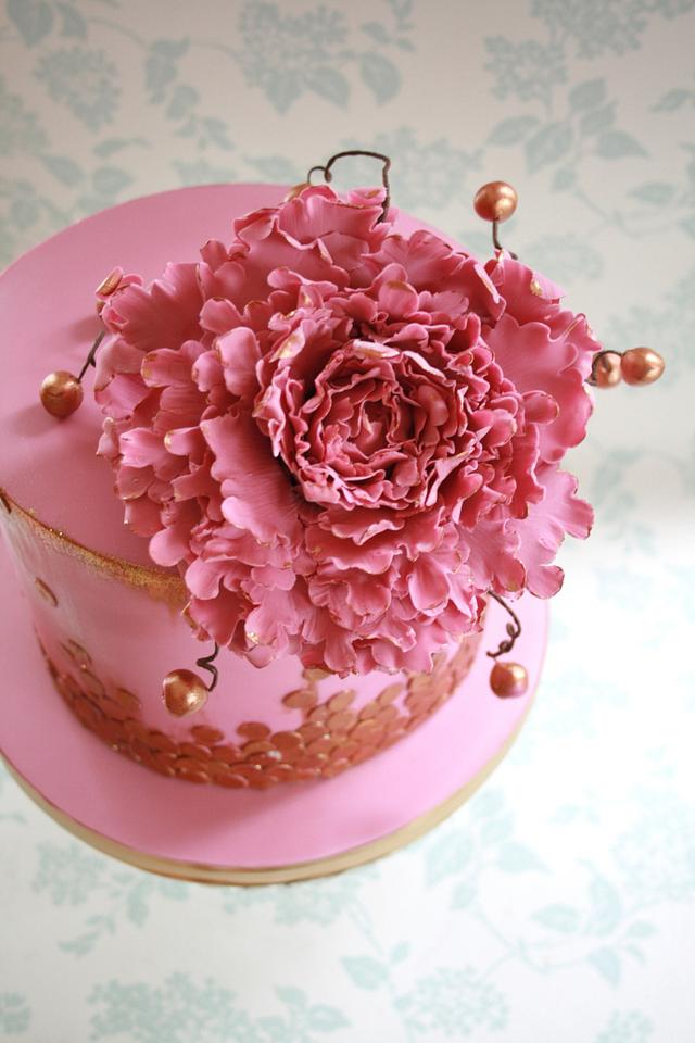 Pink And Gold - Cake By Alison Lee - CakesDecor