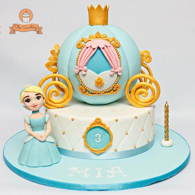 Cinderella cake - Decorated Cake by The Sweetery - by - CakesDecor