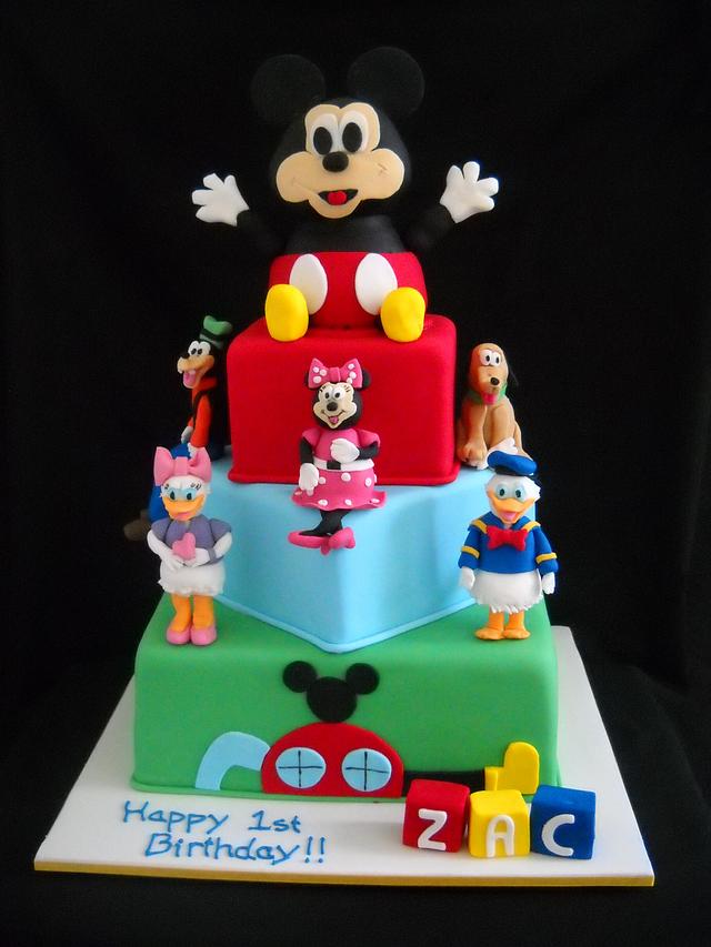 Mickey Mouse Cake Smash for Baby Boy | Yvonne Leon Photography