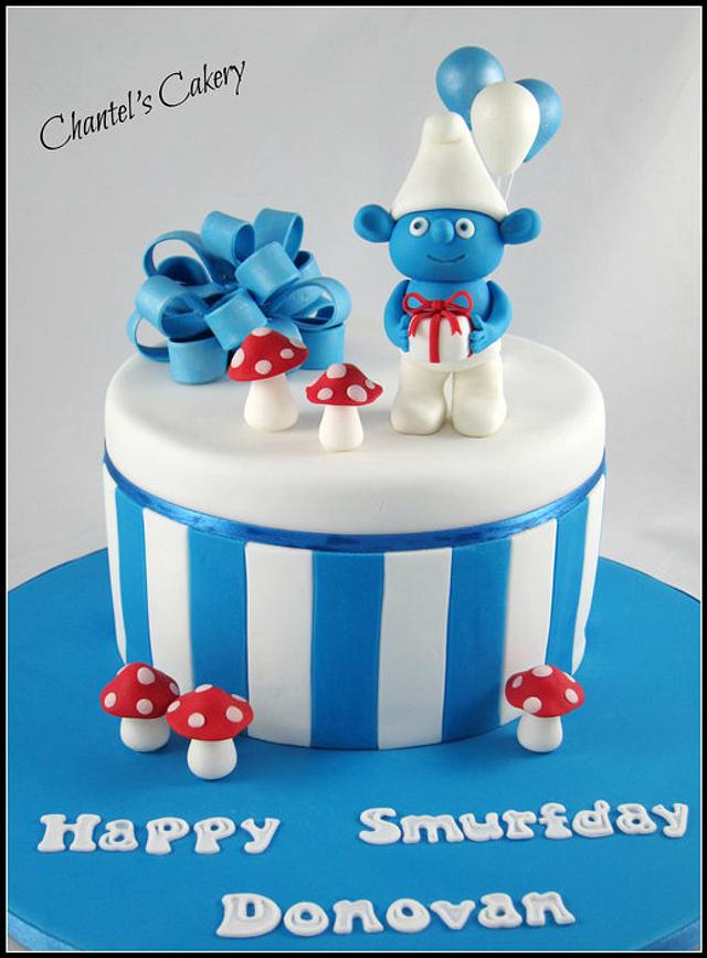 Smurf birthday cake Decorated Cake by Chantel's Cakery CakesDecor