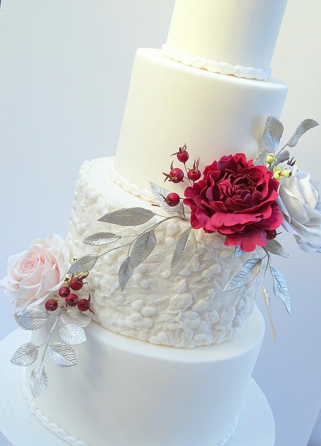 Rosehips and Roses Wedding Cake