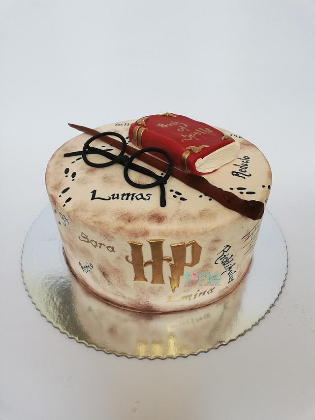 Harry Potter themed birthday cake - Decorated Cake by - CakesDecor