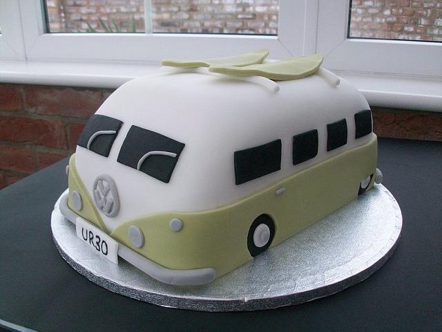 Campervan - Decorated Cake by TraceyWheeler - CakesDecor