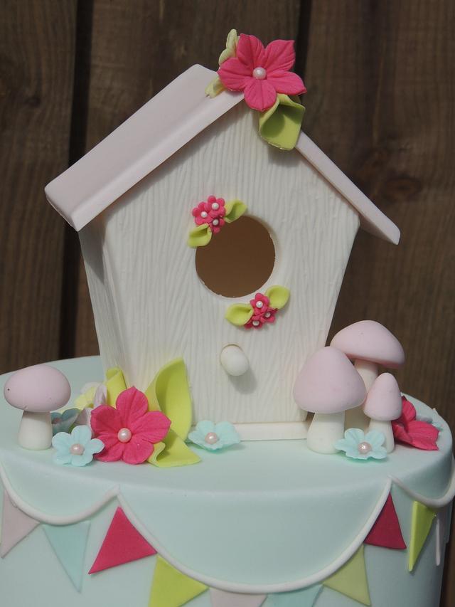 Birdhouse & Roses - Cake by Shereen - CakesDecor