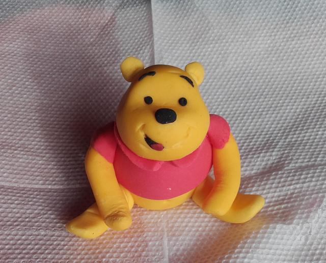 Winnie the Pooh & Piglet - Decorated Cake by ggr - CakesDecor