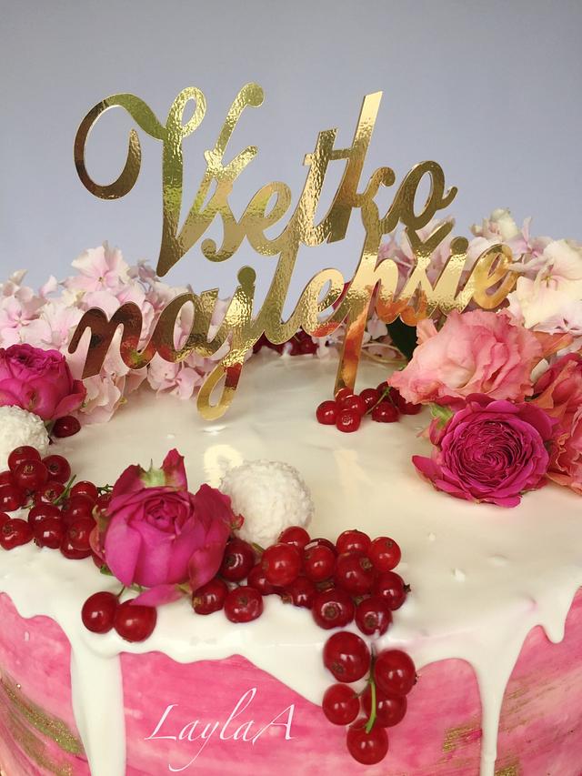 Pink flowers drip cake 