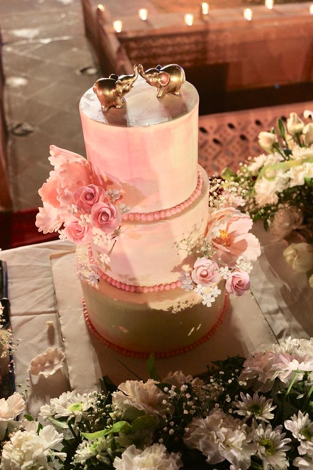 Wedding cake - Cake by Swati Deroliya - CakesDecor