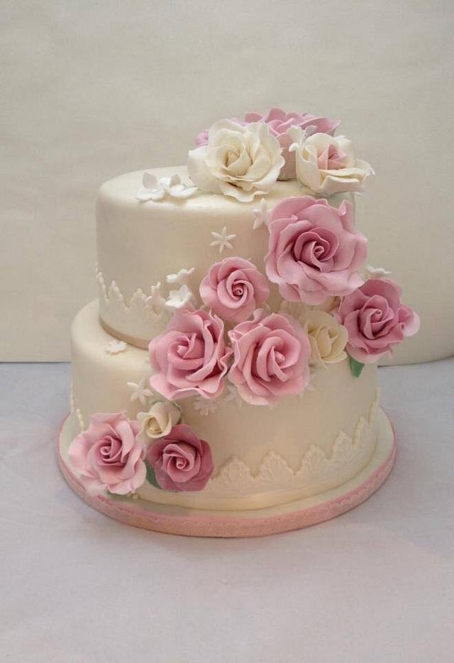 Vintage rose wedding cake