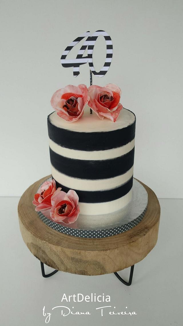Buttercream Cake - Black and Red