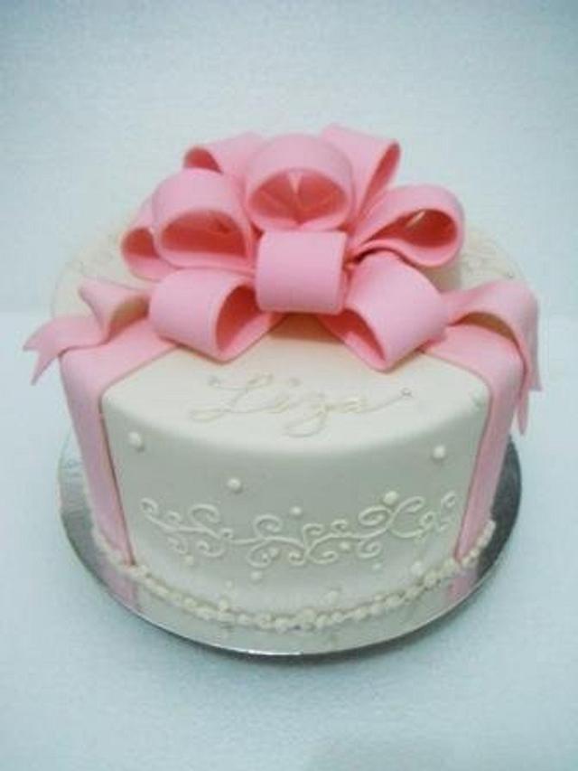 Pink Bow Cake Cake By Giselle Garcia Cakesdecor