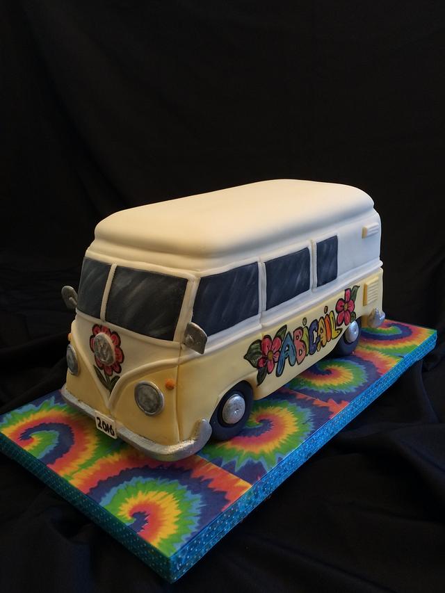 VW Bus Decorated Cake by Theresa CakesDecor