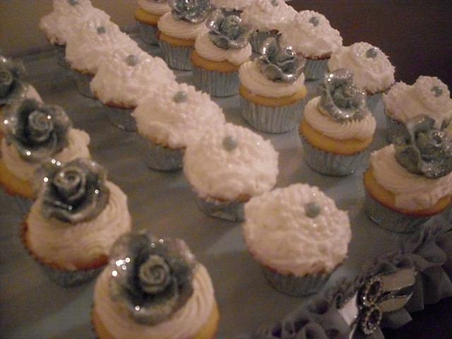 Silver Sparkle Cupcakes - Decorated Cake by Ms. Shawn - CakesDecor