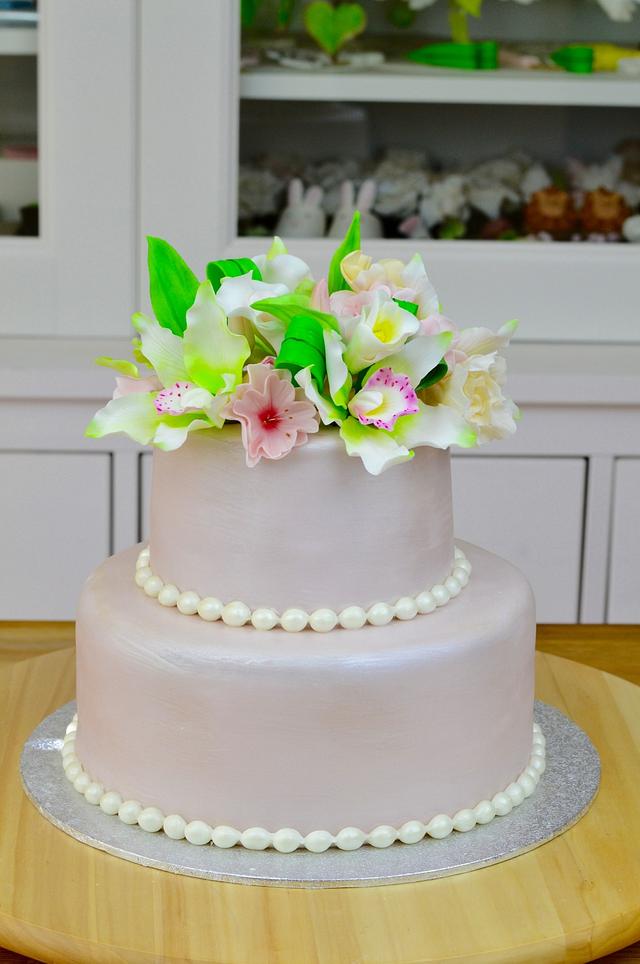 Simple flower cake - Decorated Cake by Marlena - CakeByM - CakesDecor