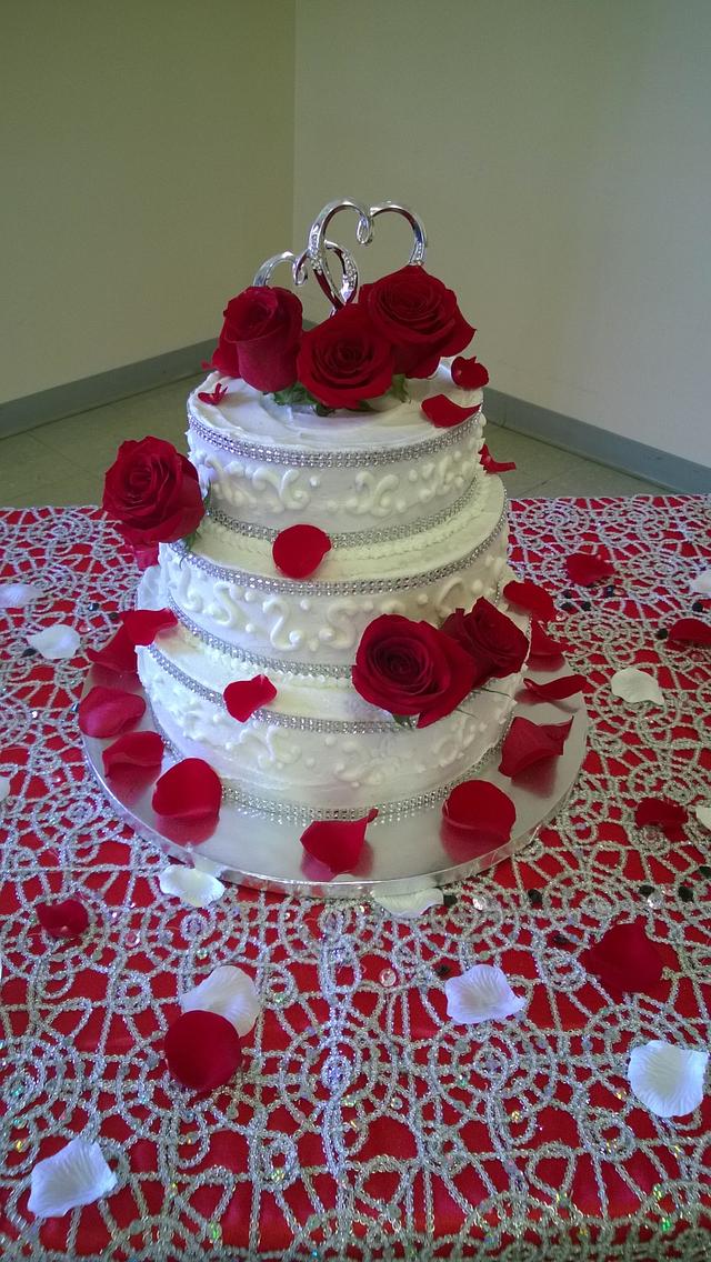 Roses are red wedding cake - Decorated Cake by maryk1205 - CakesDecor