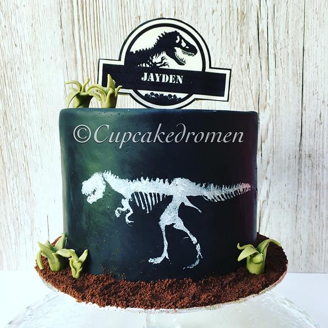 Dinosaur T-Rex cake