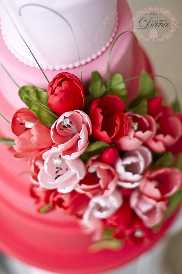 Sugar Tulips Wedding Cake Cake By Cofetaria Dana Cakesdecor