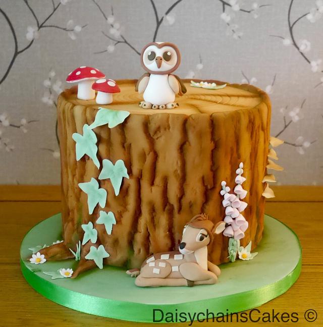 Woodland birthday - Decorated Cake by Daisychain's Cakes - CakesDecor