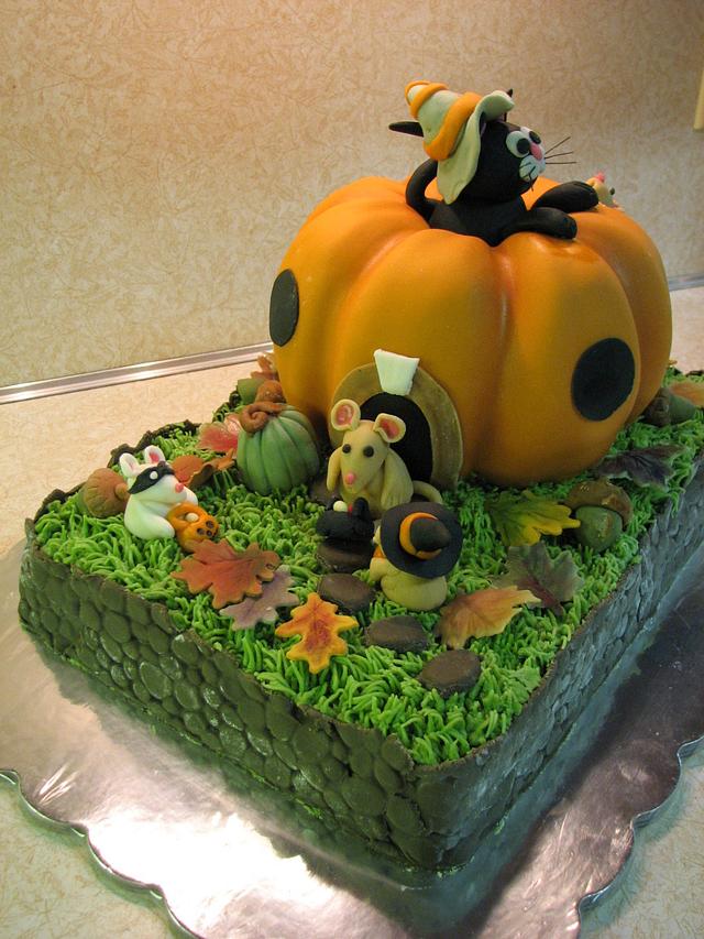 My first Halloween cake - Cake by Beverly Brown - CakesDecor