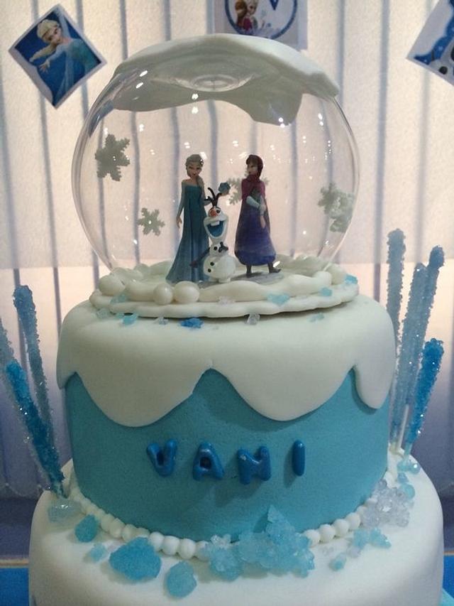 Frozen cake - Decorated Cake by YummYum - CakesDecor