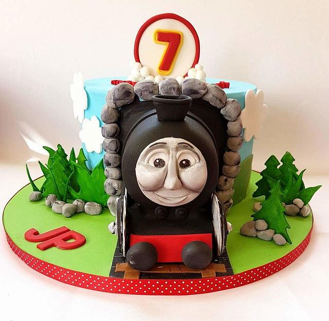 Thomas the Tank Engine Cake - Cake by Cakes Glorious - CakesDecor