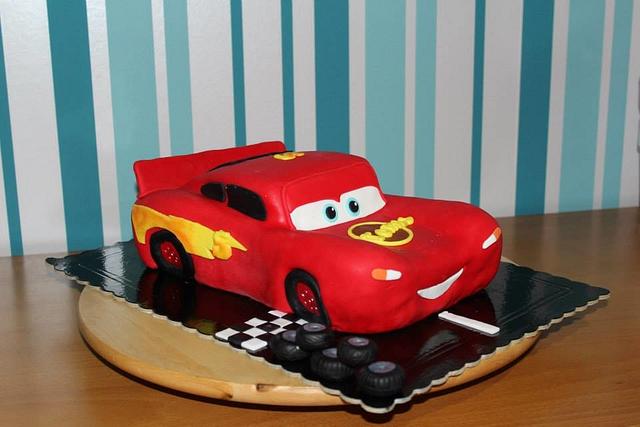 Lightning McQueen - Decorated Cake by LuCa - CakesDecor