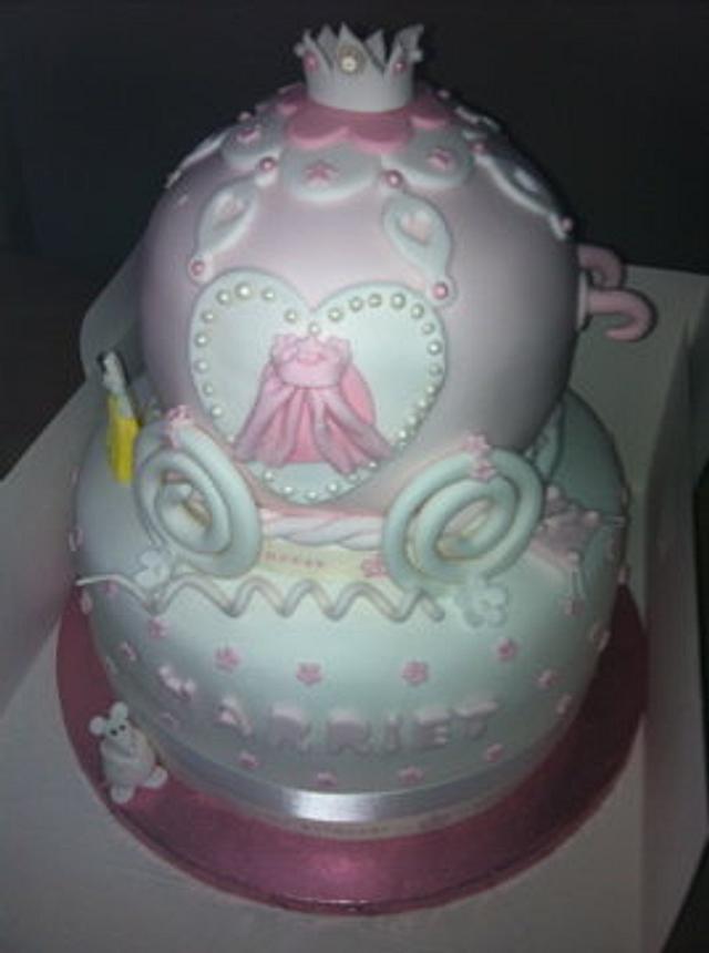 princess carriage cake - Decorated Cake by Carry on - CakesDecor