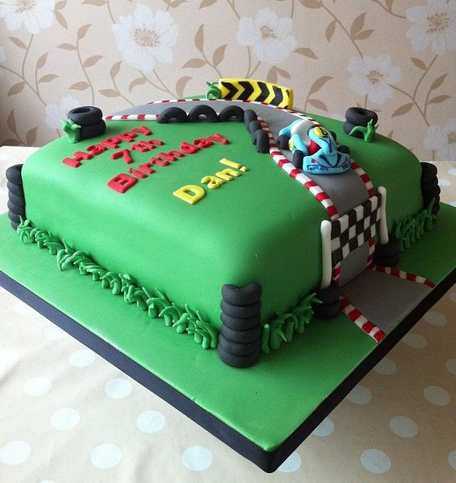 Racetrack cake - Cake by Carrie - CakesDecor