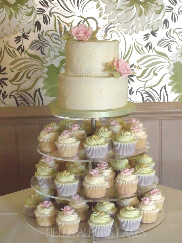 Shabby chic wedding cake - Decorated Cake by Helen Alborn - CakesDecor