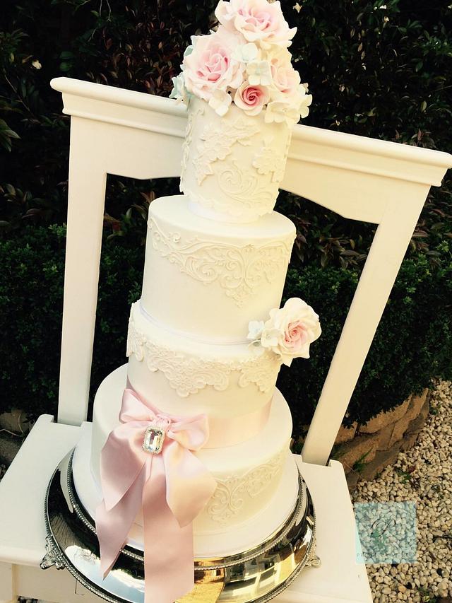 Wedding cake - Decorated Cake by Priscilla's Cakes - CakesDecor