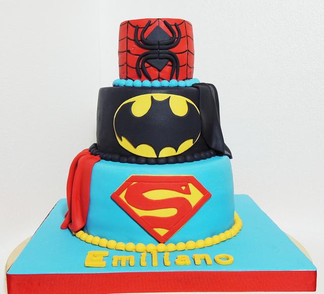 super heroes cakes - Decorated Cake by Johanna cakes - CakesDecor