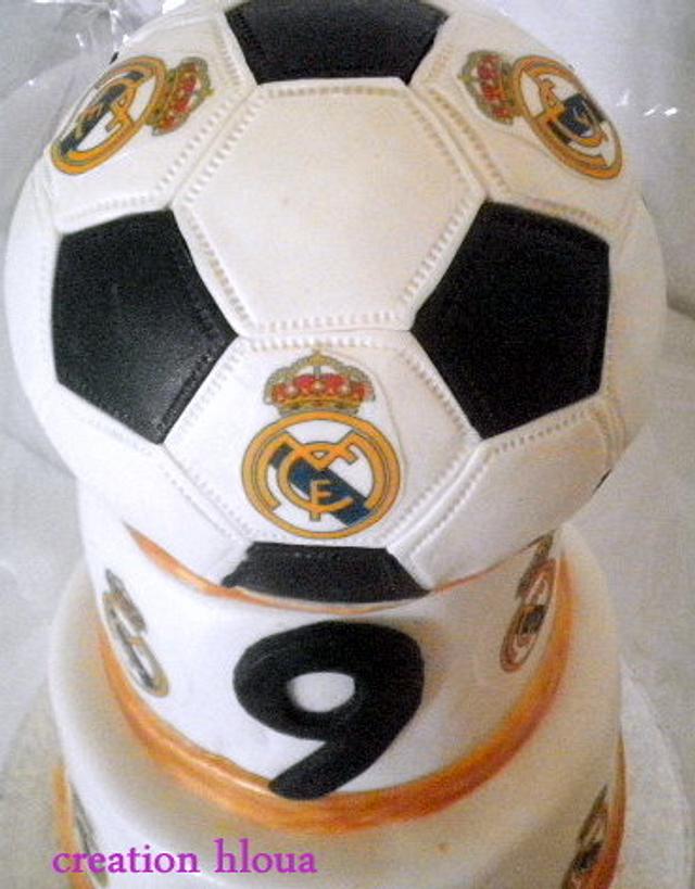 Gateau Ballon De Foot Real Madrid Cake By Creation Cakesdecor