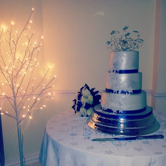 Snowflake winter wedding cake